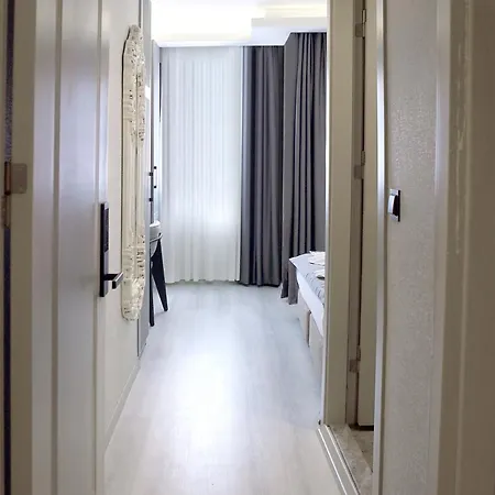 Amara Old & Hotell 3*