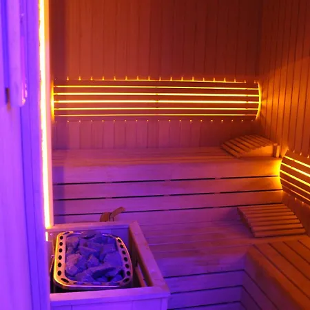 Amara Old & Hotell 3*