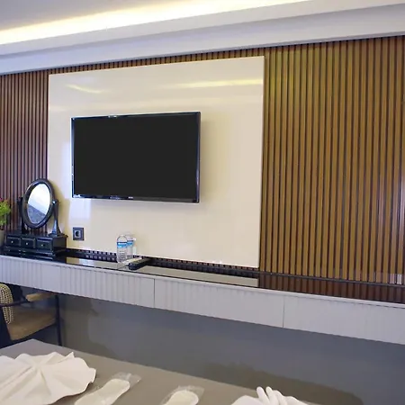 Hotel Amara Old & 3*